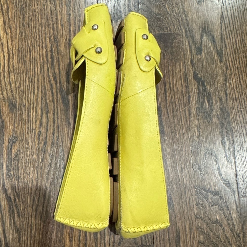 Theory Minerva Leather chartreuse Flats Moccasin Size 38.5 - Picture 6 of 11